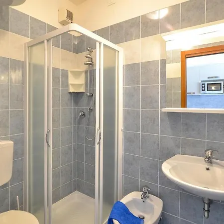 1 Bedroom Gorgeous In アパート ビビオーネ